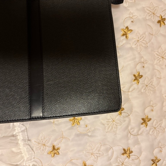 81336 Lv Black Taiga Porte Briefcase - Picture 2 of 4